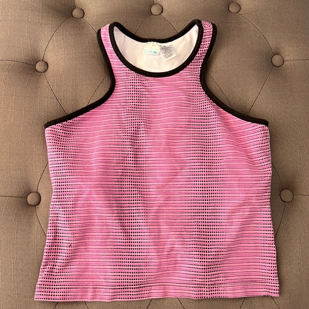 Women’s pink extra large workout top with cool Max fabric with bra liner